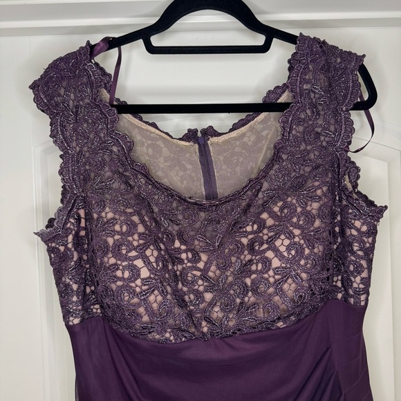 Xscape Plum Lace Evening Gown – Size 16W - Picture 3 of 6